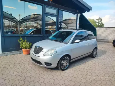 Begagnad Lancia Ypsilon 95 HK (69 kW) 2009 Grå Halvkombi