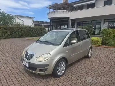 Usata Lancia Musa 95 CV (69 kW) 2006 Beige Monovolume