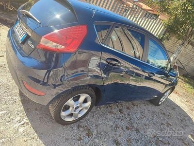 Usata Ford Fiesta 80 CV (58 kW) 2010 Blu Utilitaria