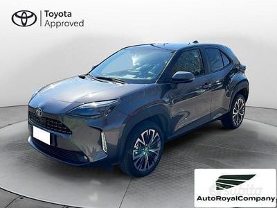 Usata Toyota Yaris Cross Lounge 116 CV (85 kW) 2022 Grigio SUV