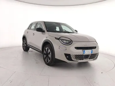 Usata Fiat 600 135 CV (99 kW) 2025 Beige SUV