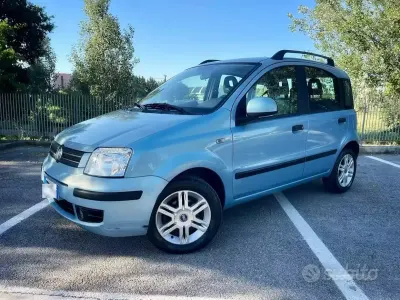 Usata Fiat Panda 69 CV (50 kW) 2005 Bluazzurro Utilitaria
