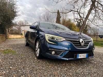 Usata Renault Mégane IV 130 CV (95 kW) 2017 Blu Berlina