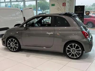 Usata Fiat 500 Abarth 165 CV (121 kW) 2022 Grigio Cabrio
