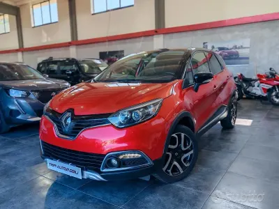 Usata Renault Captur Intens 90 CV (66 kW) 2016 Rosso SUV