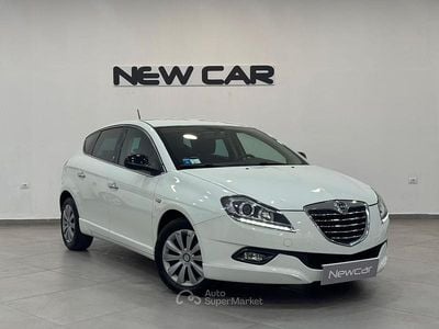 Usata Lancia Delta Gold 105 CV (77 kW) 2014 Bianco Utilitaria