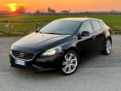 Usata Volvo V40 Summum 150 CV (110 kW) 2012 Utilitaria