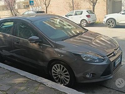 Usata Ford Focus 115 CV (84 kW) 2012 Marrone Berlina