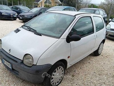 Usata Renault Twingo 58 CV (42 kW) 2001 Bianco Utilitaria
