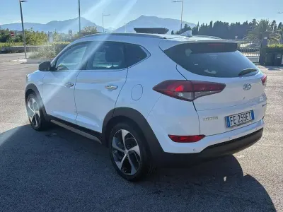 Usata Hyundai Tucson Xpossible 116 CV (85 kW) 2016 Bianco SUV