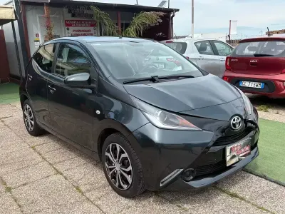 Usata Toyota Aygo Business Edition 69 CV (50 kW) 2018 Grigio Utilitaria