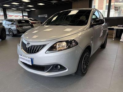 Usata Lancia Ypsilon Gold 69 CV (50 kW) 2021 Argento Utilitaria