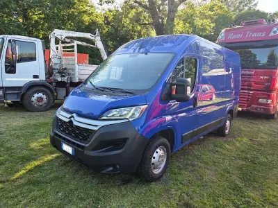 Usado Citroën Jumper 120 CV (88 kW) 2021 Azul Monovolumen