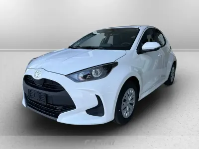 Nuova Toyota Yaris Hybrid Active 116 CV (85 kW) 2026 Bianconero Berlina