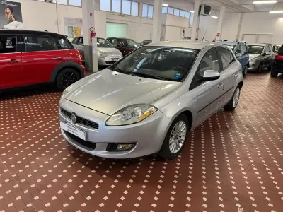 Usata Fiat Bravo Dynamic 90 CV (66 kW) 2007 Argento Utilitaria