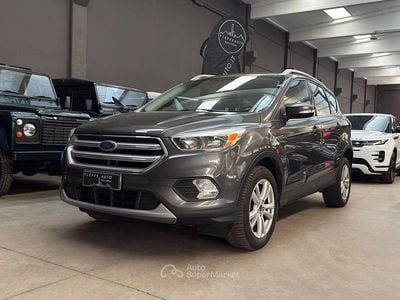 Usata Ford Kuga S 120 CV (88 kW) 2016 Grigio metallizzato SUV
