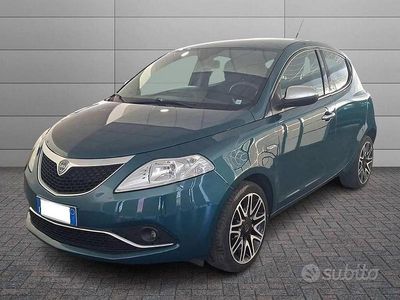 Usata Lancia Ypsilon Gold 69 CV (50 kW) 2018 Grigio Utilitaria