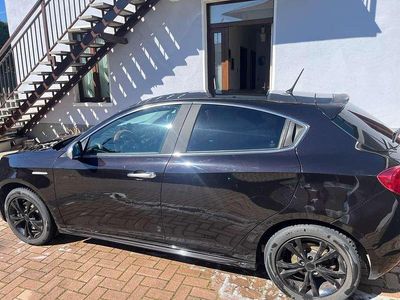 Usata Alfa Romeo Giulietta Distinctive 140 CV (102 kW) 2011 Nero Utilitaria