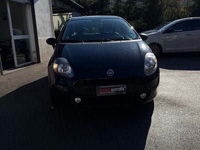 Usata Fiat Punto Lounge 77 CV (56 kW) 2015 Blu Berlina