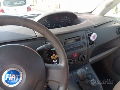 Usata Fiat Idea 69 CV (50 kW) 2005 Blu Monovolume