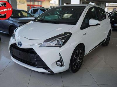 Usata Toyota Yaris Hybrid Active 73 CV (53 kW) 2019 Bianco Berlina