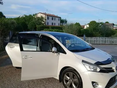 Gebraucht Toyota Verso 111 PS (81 kW) 2014 Weiß Van / Kleinbus