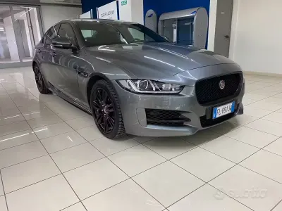 Usata Jaguar XE R-Sport 179 CV (131 kW) 2017 Grigio Berlina