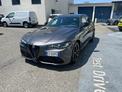 Usata Alfa Romeo Giulia Veloce 210 CV (154 kW) 2025 Grigio Berlina