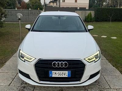 Usata Audi A3 Sportback Sport 116 CV (85 kW) 2018 Bianco Utilitaria