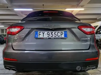 Usata Maserati Levante 250 CV (183 kW) 2019 Grigio scuro SUV