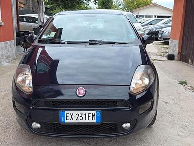 Usata Fiat Punto Lounge 77 CV (56 kW) 2014 Nero Utilitaria