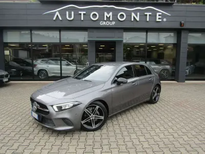 Usata Mercedes A180 Night 116 CV (85 kW) 2019 Grigio montagna Berlina