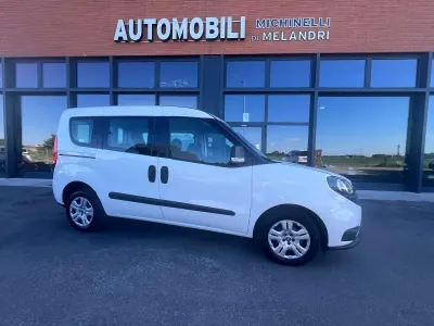 Usata Fiat Doblò 105 CV (77 kW) 2022 Bianco Monovolume