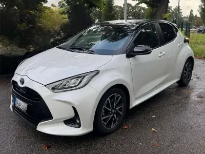 Usata Toyota Yaris Hybrid Style 92 CV (67 kW) 2022 Bianco Berlina