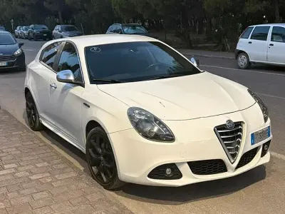 Usata Alfa Romeo Giulietta 150 CV (110 kW) 2008 Bianco Berlina