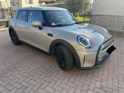 Usata Mini ONE Business 102 CV (75 kW) 2021 Utilitaria