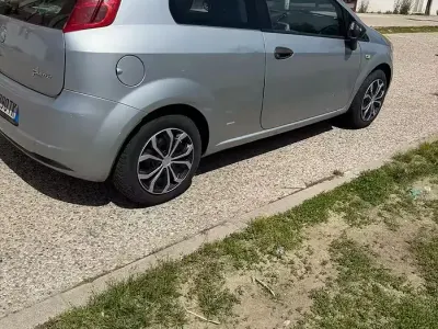 Usata Fiat Punto 80 CV (58 kW) 2005 Utilitaria