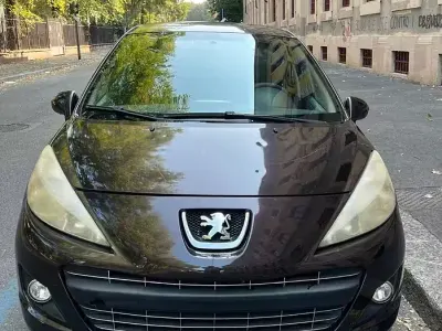 Usata Peugeot 207 95 CV (69 kW) 2012 Marrone Utilitaria