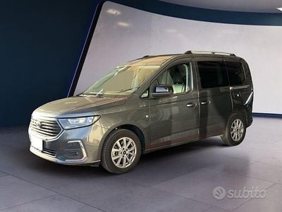 Usata Ford Tourneo Connect Titanium 122 CV (89 kW) 2023 Grigio Monovolume