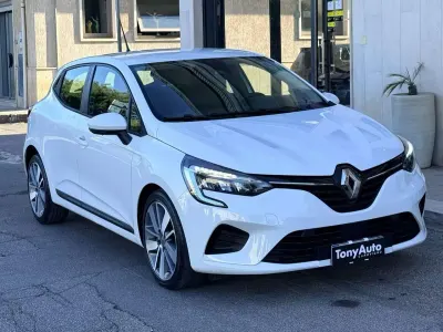 Usata Renault Clio V Intens 67 CV (49 kW) 2021 Bianco Berlina