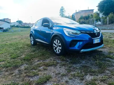 Usata Renault Captur 95 CV (69 kW) 2020 Blu SUV