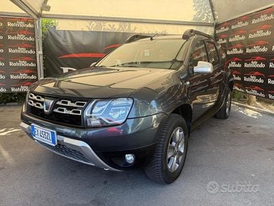 Usata Dacia Duster Lauréate 110 CV (80 kW) 2014 Grigio SUV