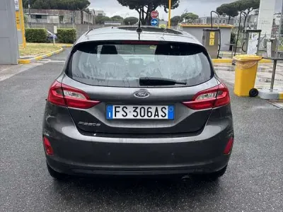 Gebraucht Ford Fiesta 86 PS (63 kW) 2018 Grau Kleinwagen