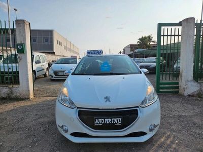 usata Peugeot 208 PureTech 68 Neopatentati