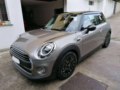 Usata Mini ONE 102 CV (75 kW) 2019 Grigio Utilitaria