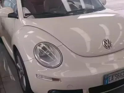 Usata VW New Beetle 102 CV (75 kW) 2010 Utilitaria