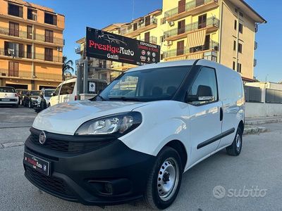 Usata Fiat Doblò Easy 105 CV (77 kW) 2022 Bianco Monovolume