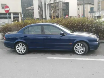 Usata Jaguar X-type Executive 196 CV (144 kW) 2002 Blu/azzurro Berlina