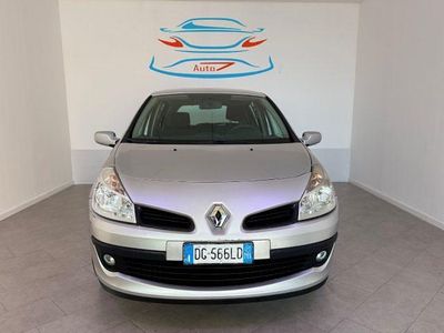 Usata Renault Clio II Luxe 75 CV (55 kW) 2007 Argento Berlina