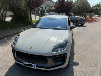 Usata Porsche Macan Sport 265 CV (194 kW) 2023 Grigio SUV